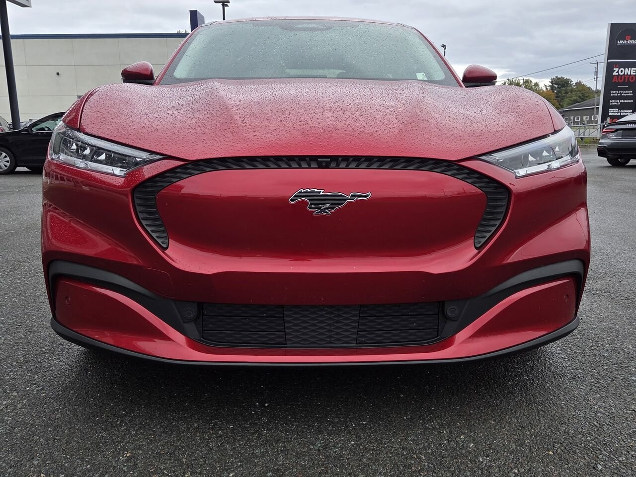 2021 Ford Mustang Mach-E AWD Red Granby - photo #9