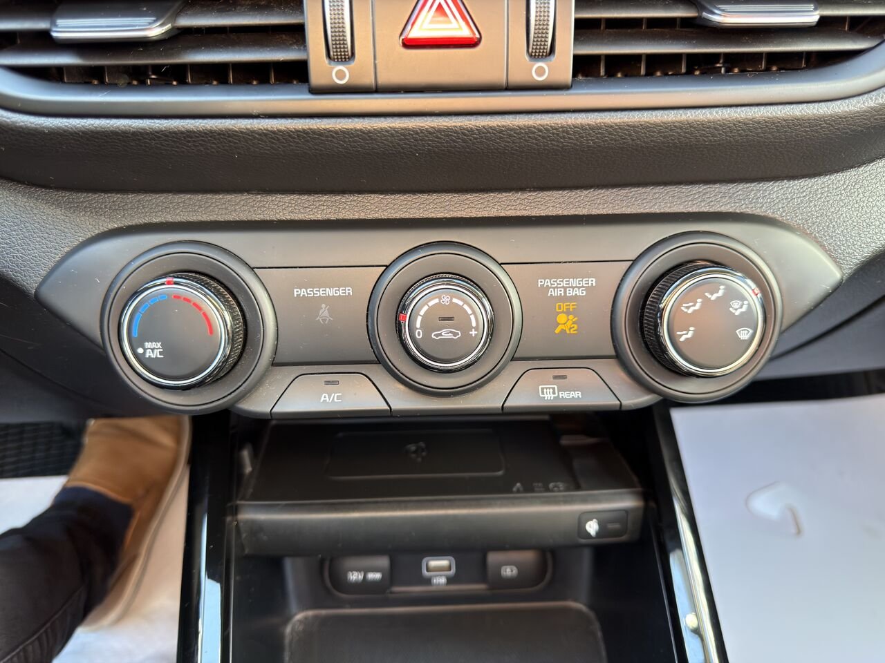 Kia Forte 2023 Rouge Thetford Mines - photo #22