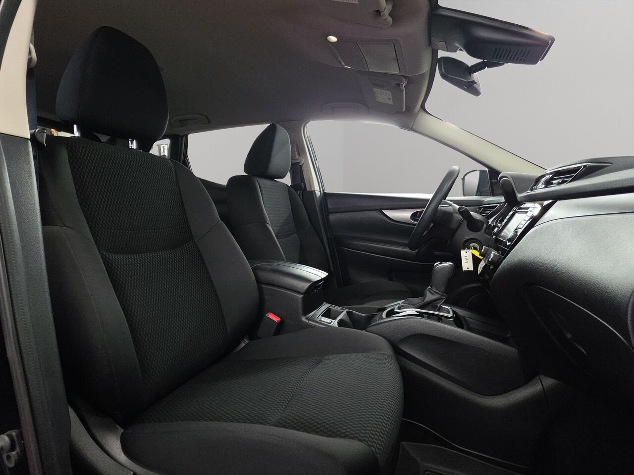 Nissan Qashqai S TA CVT, Cruise control, commande audio au volant, détecteur d'angles morts 2023 Noir Val-David - photo #16