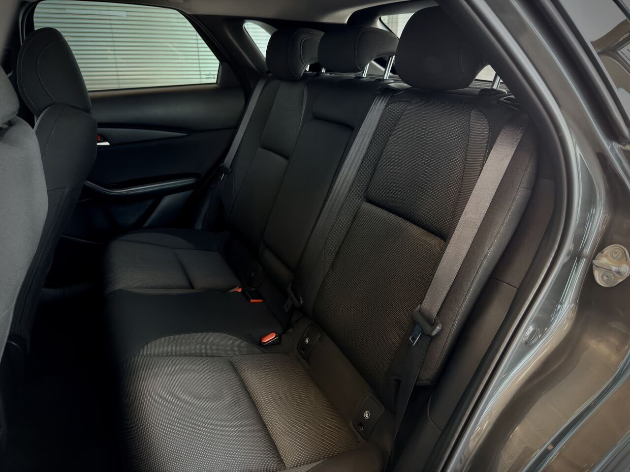 Mazda CX-30 2024 Gris Notre-Dame-des-Prairies - photo #15