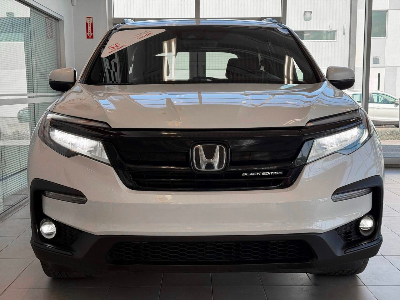 2022 Honda Pilot White Notre-Dame-des-Prairies - photo #3