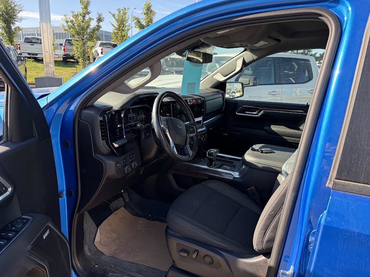 2025 Chevrolet Silverado 1500 4WD Crew Cab 147 RST Blue Sherwood Park - photo #6