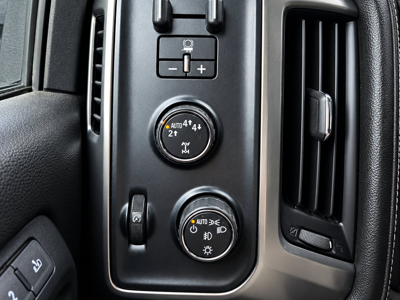 Chevrolet Silverado 1500 LTZ 2018 Blanc Granby - photo #18