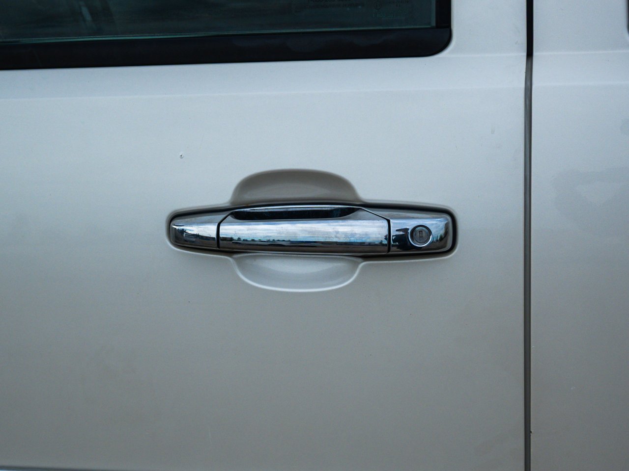2009 Chevrolet Silverado 1500 4WD Crew Cab 143.5 LTZ White Sherwood Park - photo #7