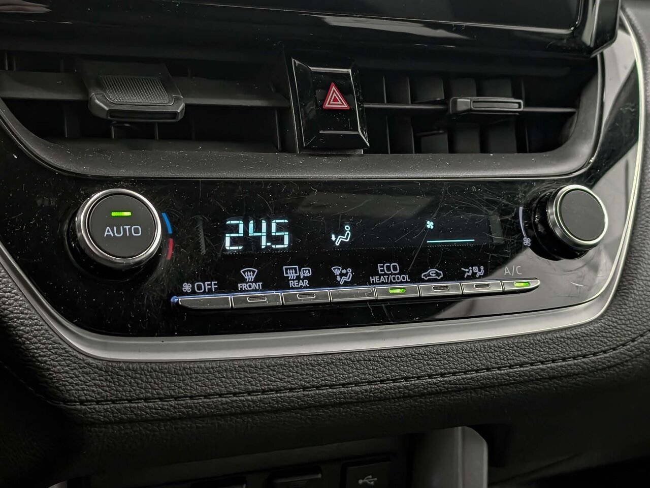 Toyota Corolla Cross AWD AWD Hybrid SE Sièges Chauffants 2023 Blanc Sherbrooke - photo #16