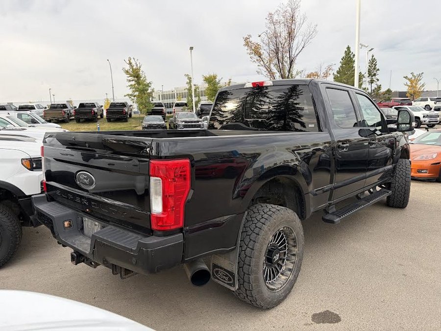 2019 Ford Super Duty F-350 SRW LARIAT Ultimate Sport FX4 6.7L Powerstroke | Navigation Black