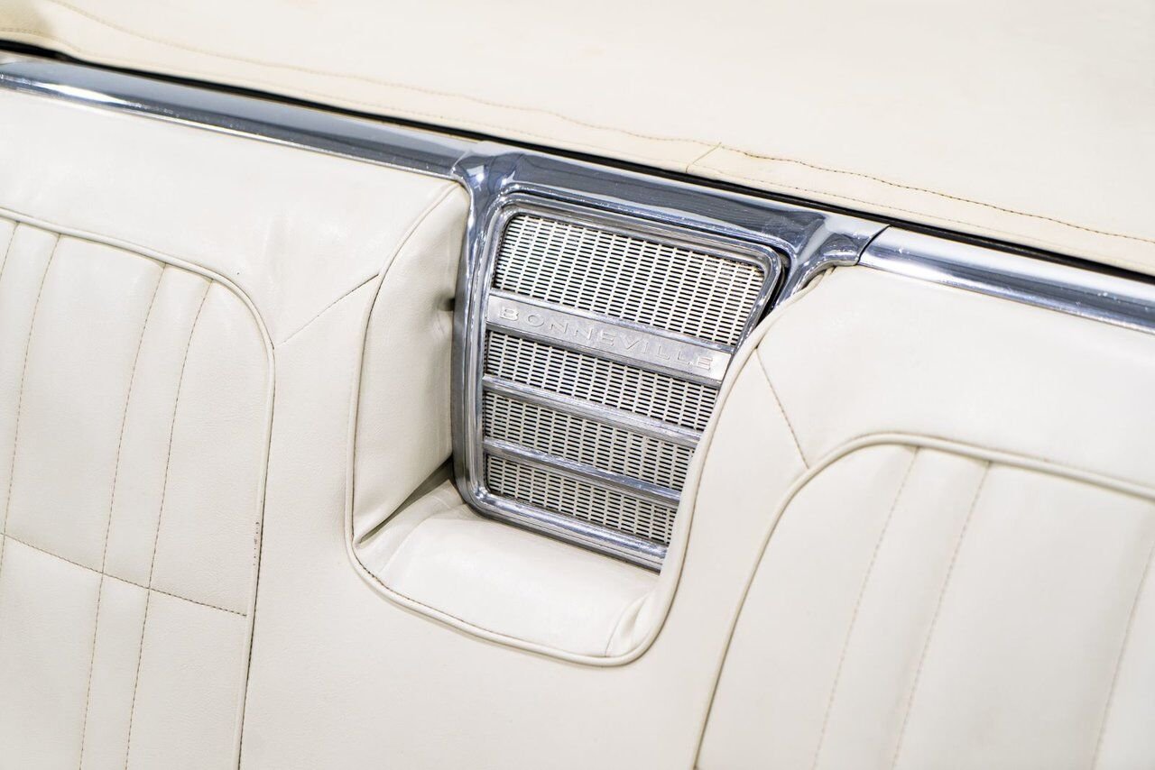 Pontiac Bonneville **PRICE IN USD** 1964 Bleu Montréal - photo #61