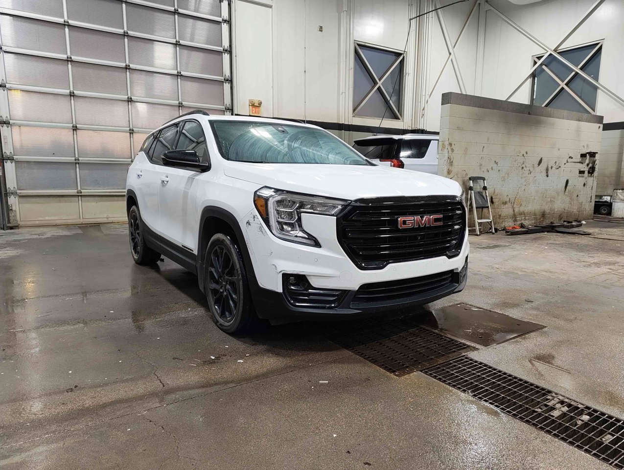 2024 GMC Terrain AWD 4dr SLT White Sherwood Park - photo #2