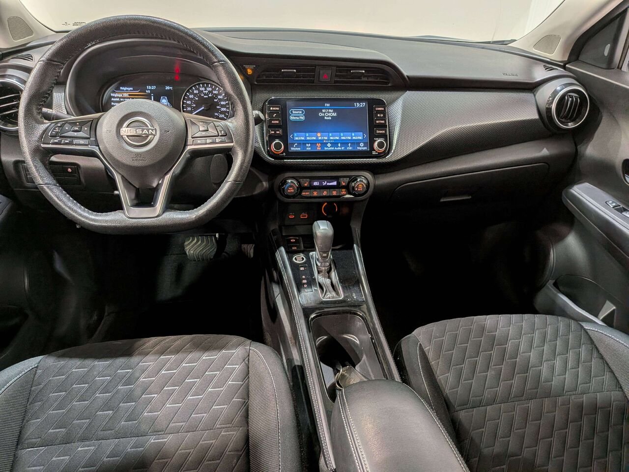Nissan Kicks SV FWD 2023 Gris Val-David - photo #28