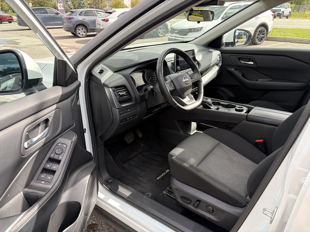 Nissan Rogue SV TI avec ensemble toit ouvrant 2025 Blanc Montmagny - photo #13