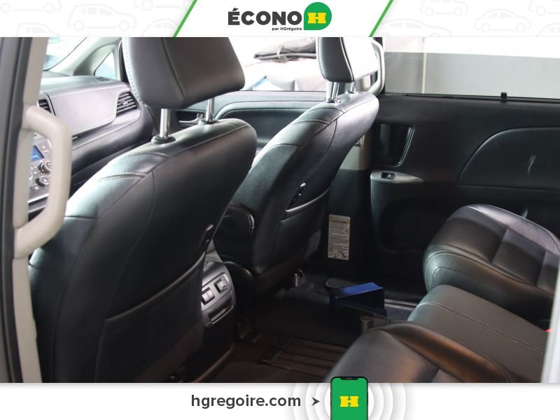 Toyota Sienna 2018 Gris Blainville - photo #18
