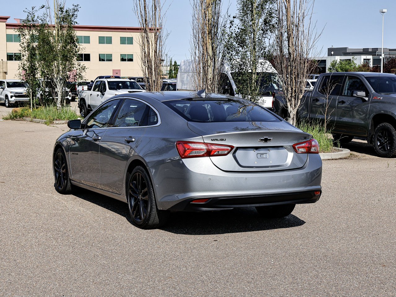 2024 Chevrolet Malibu 4dr Sdn 1LT Grey Sherwood Park - photo #10