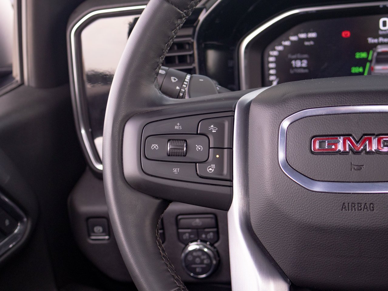 2025 GMC Sierra 1500 4WD Crew Cab 147 Elevation Black Sherwood Park - photo #22