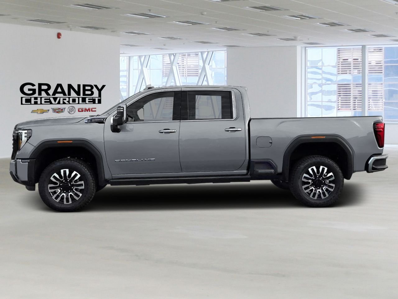 GMC Sierra 2500HD K2500 HD SIERRA CREW CAB DENALI ULTIMATE STD/BOX DURAMAX (5SB) | 26-1084 2026 Argent métallisé Granby - photo #1
