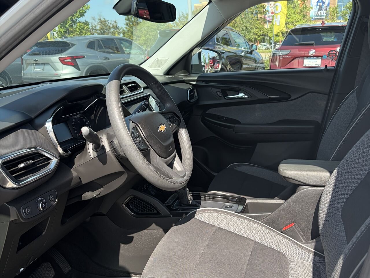 2021 CHEVROLET TRAILBLAZER LT Traction intégrale, 4 portes LT White Gatineau - photo #2