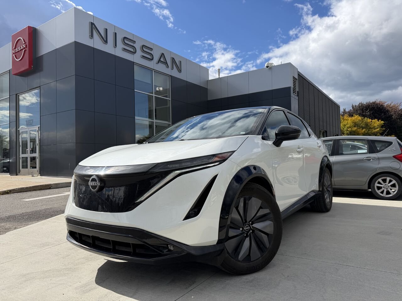 Nissan ARIYA awd carplay jamais accidenté 430 d'autonomie 2024 Blanc Châteauguay - photo #0