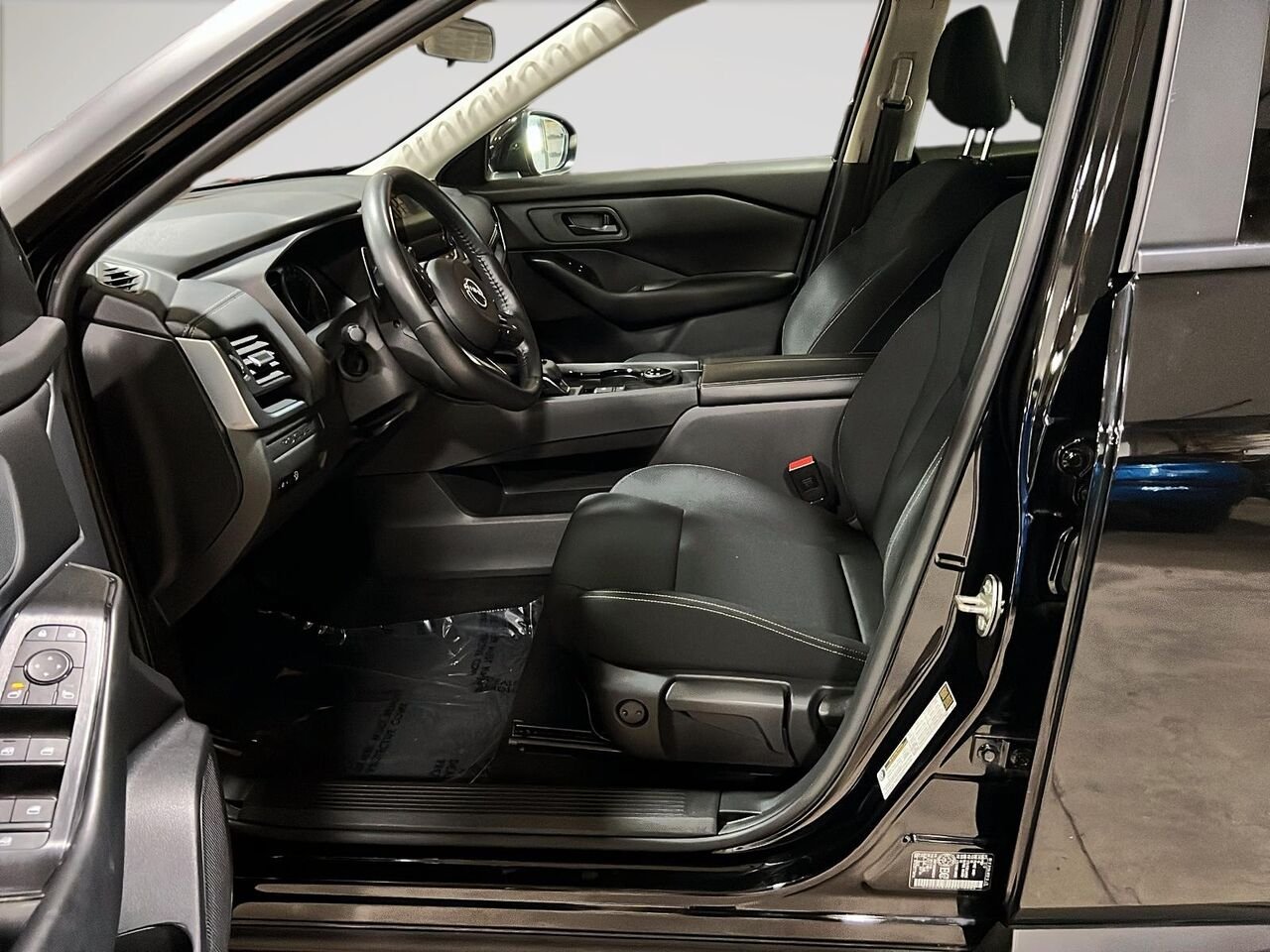2024 Nissan Rogue S Black Québec - photo #26