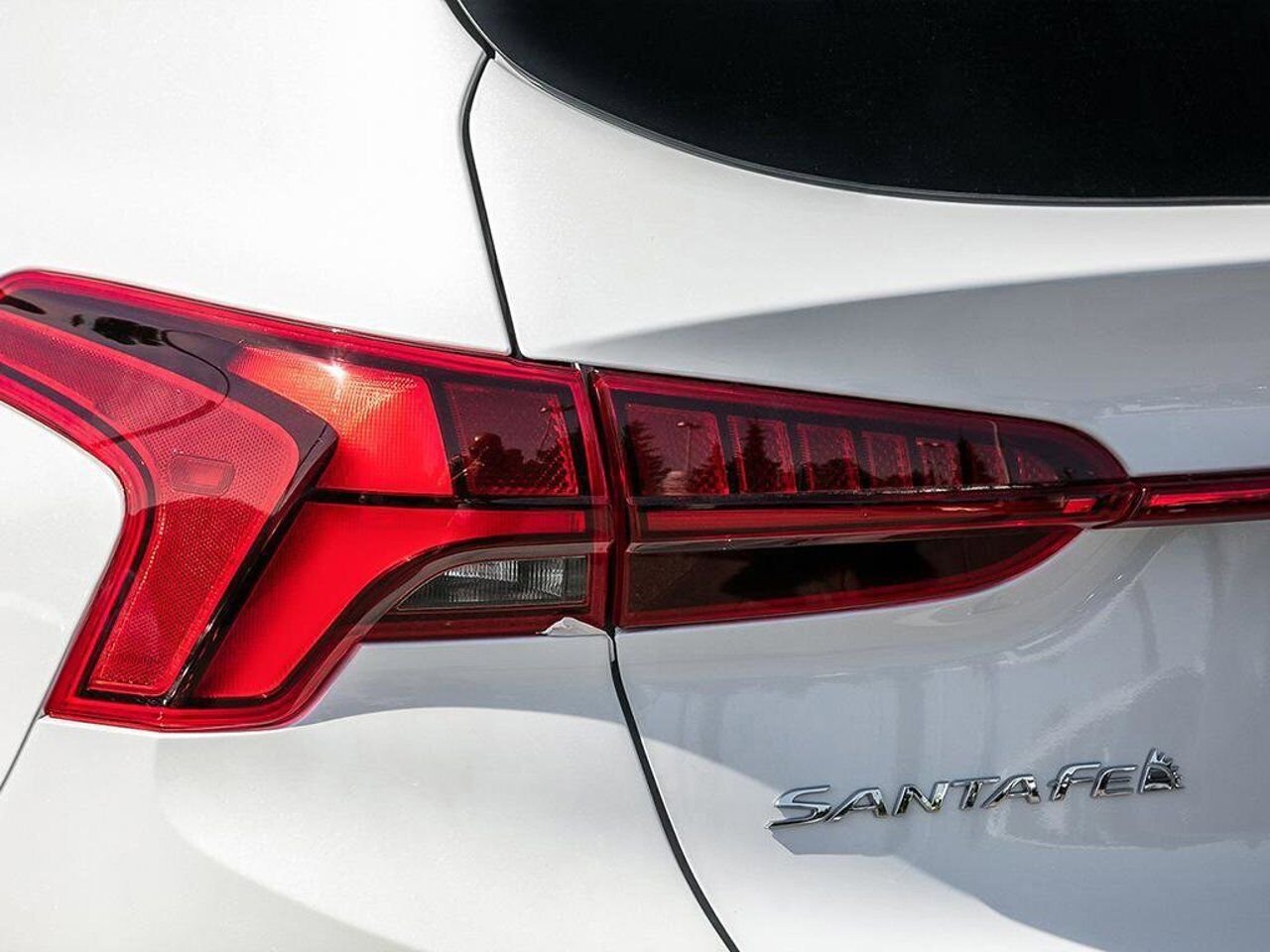 HYUNDAI Santa Fe 2023 Blanc à thématique Serenity Gatineau - photo #14