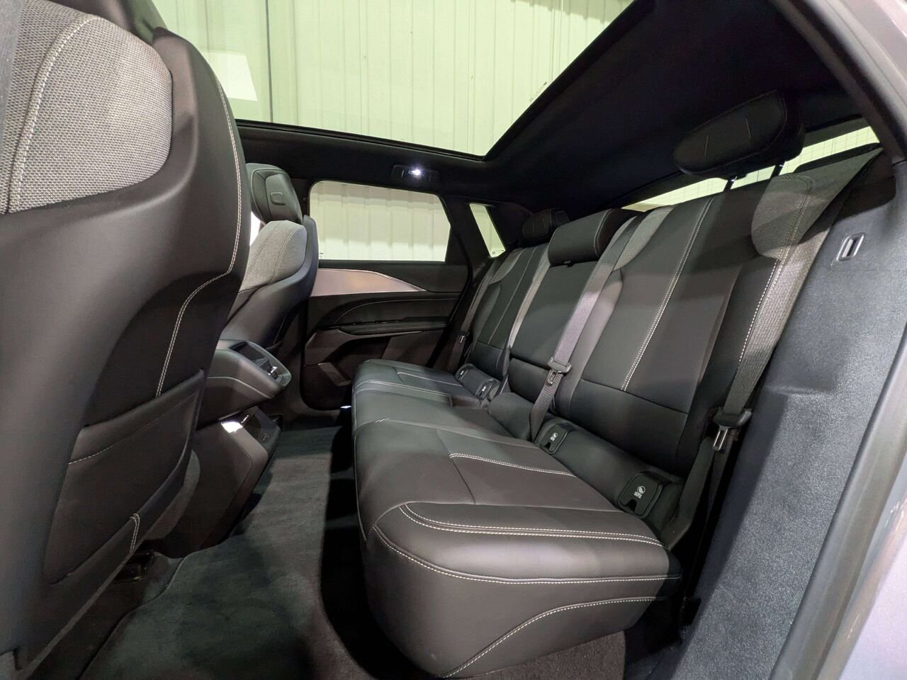 Cadillac LYRIQ 4dr Tech w/1SA 2024 Gris Val-David - photo #11
