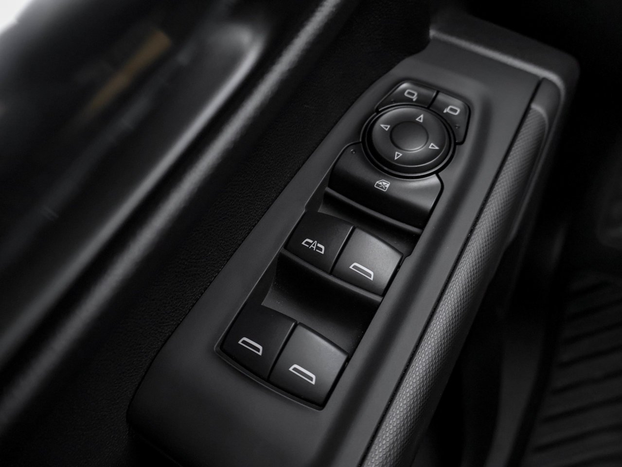 2024 Chevrolet Silverado 1500 4WD Crew Cab 147 Custom Black Sherwood Park - photo #27