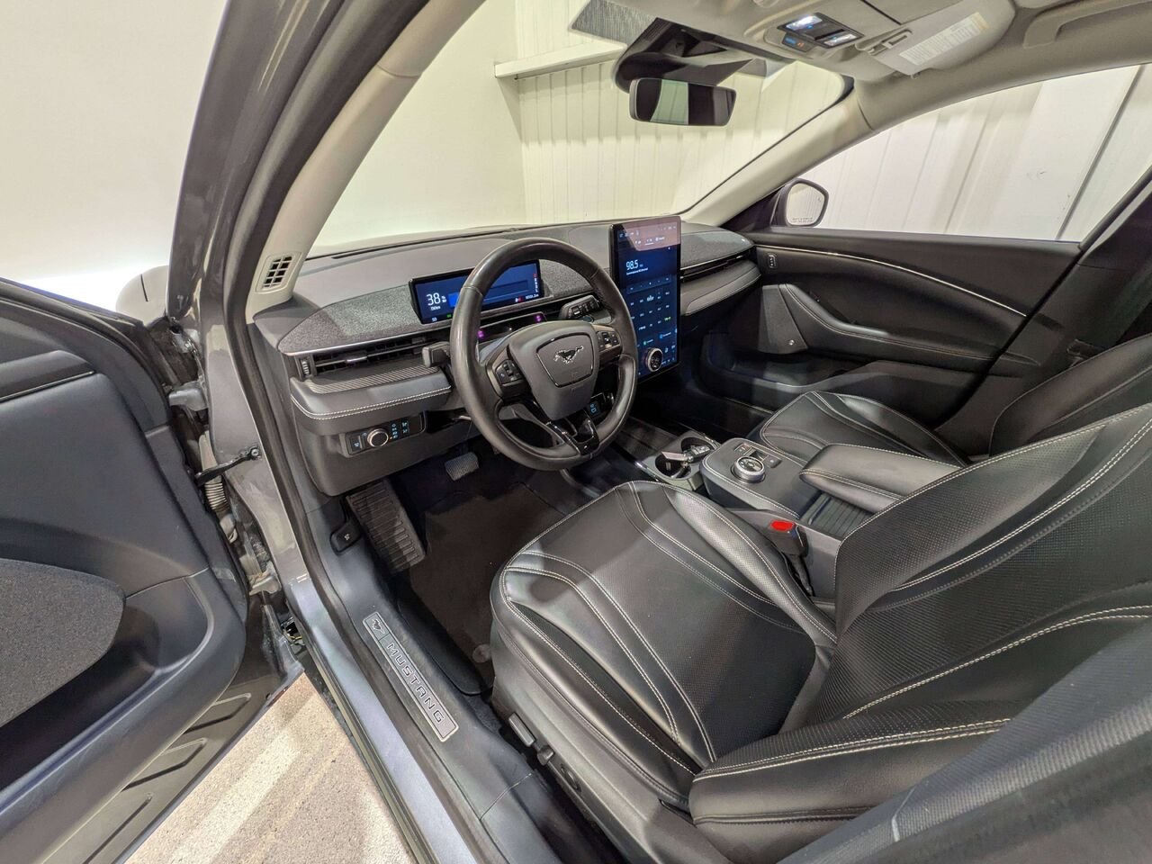 2021 Ford Mustang Mach-E Premium AWD Grey Val-David - photo #10