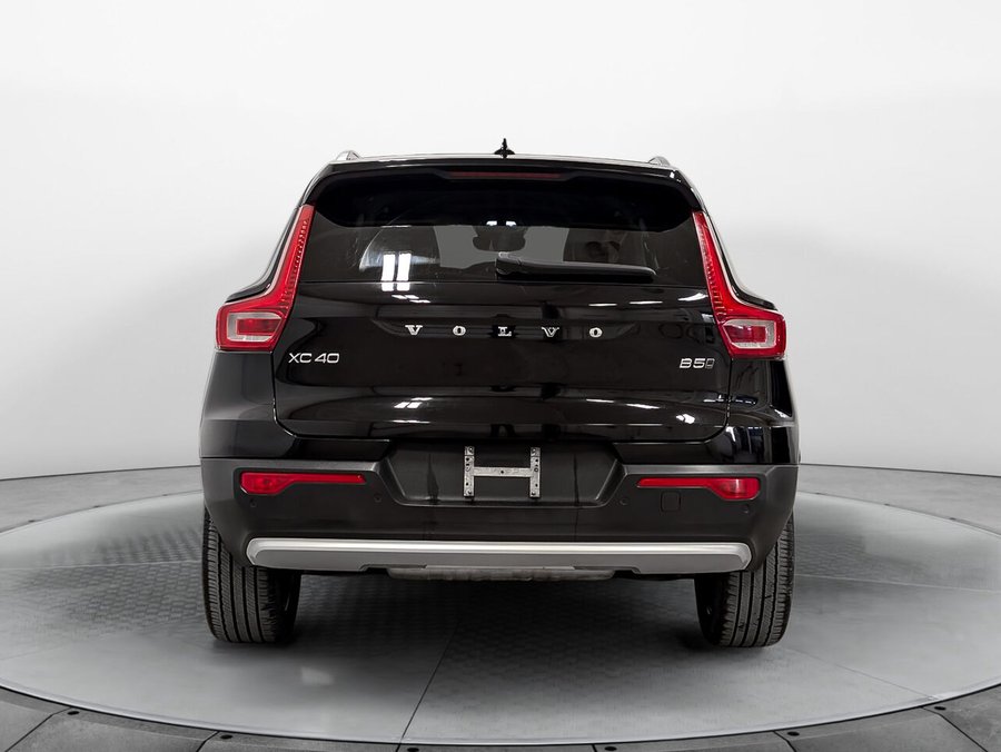Volvo XC40 B5 Core AWD 2023 Noir