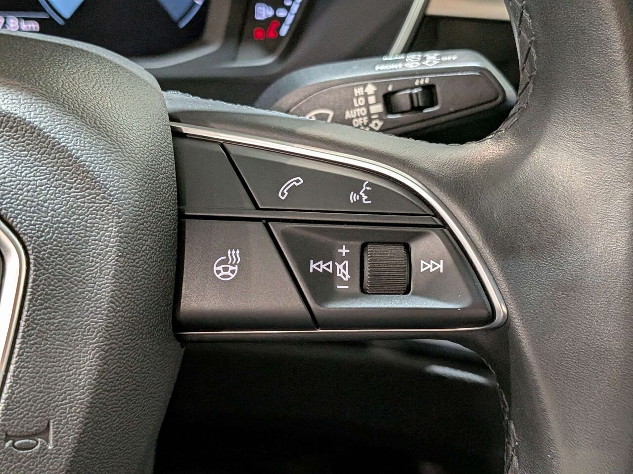 2021 Audi Q3 Progressiv 45 TFSI quattro Black Mirabel - photo #16