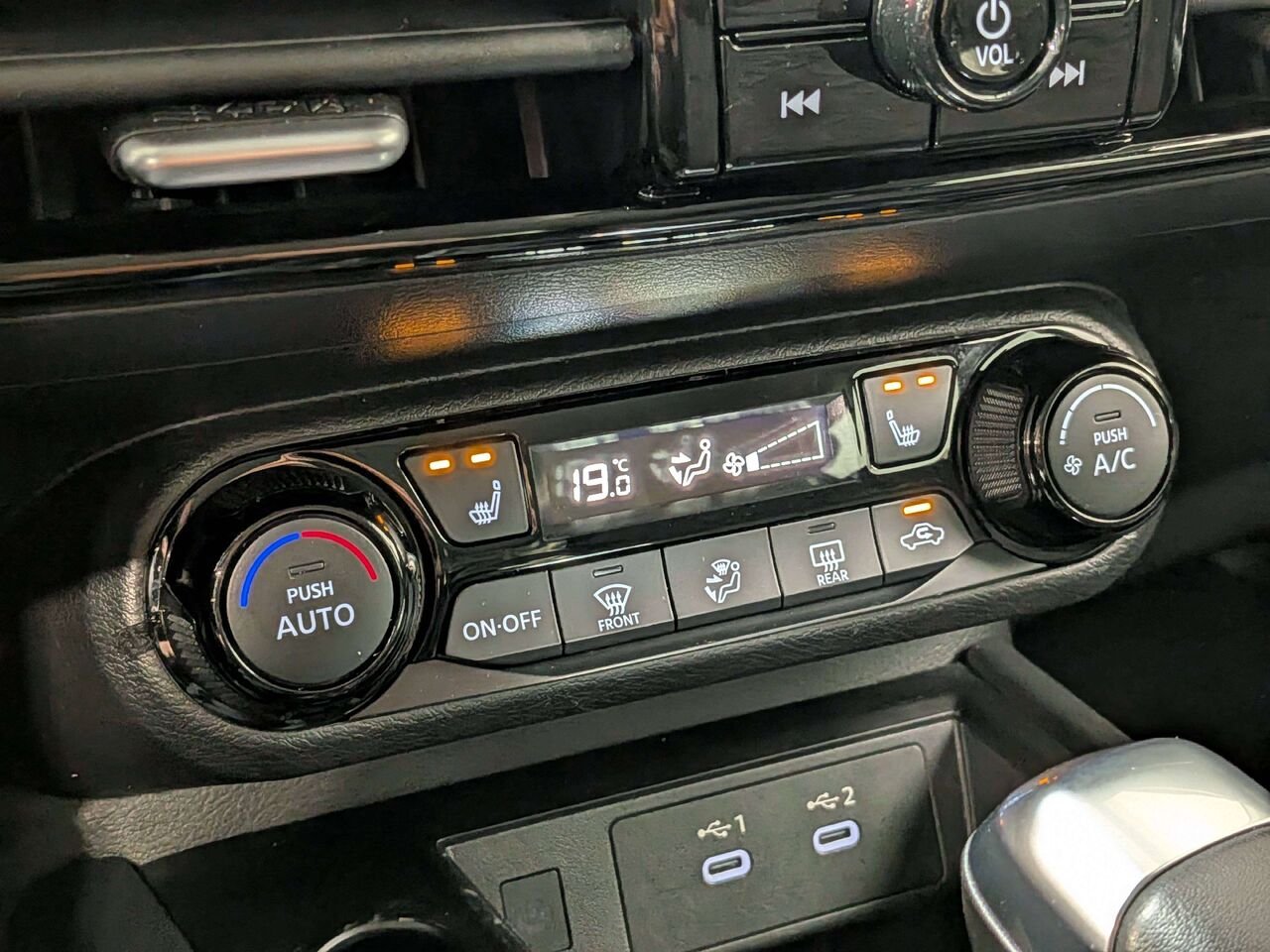 2026 Nissan Kicks SV AWD White Val-David - photo #22