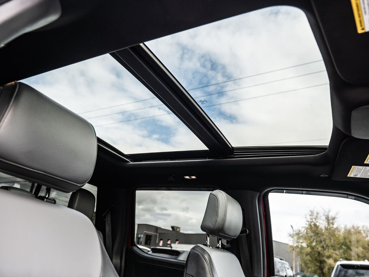 2024 Ford F-150 Lightning Red Sainte-Julienne - photo #37