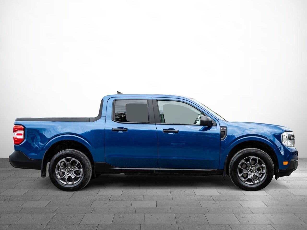 2023 Ford Maverick Blue Sainte-Julienne - photo #2