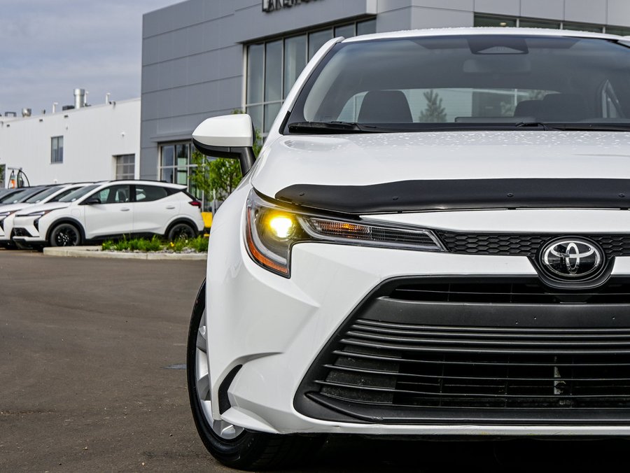 2023 Toyota Corolla LE 2.0L | Front Bucket Seats White