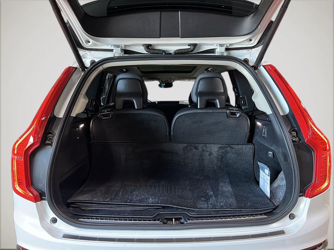 2024 Volvo XC90 Recharge PLUS BRIGHT THEME White Québec - photo #5