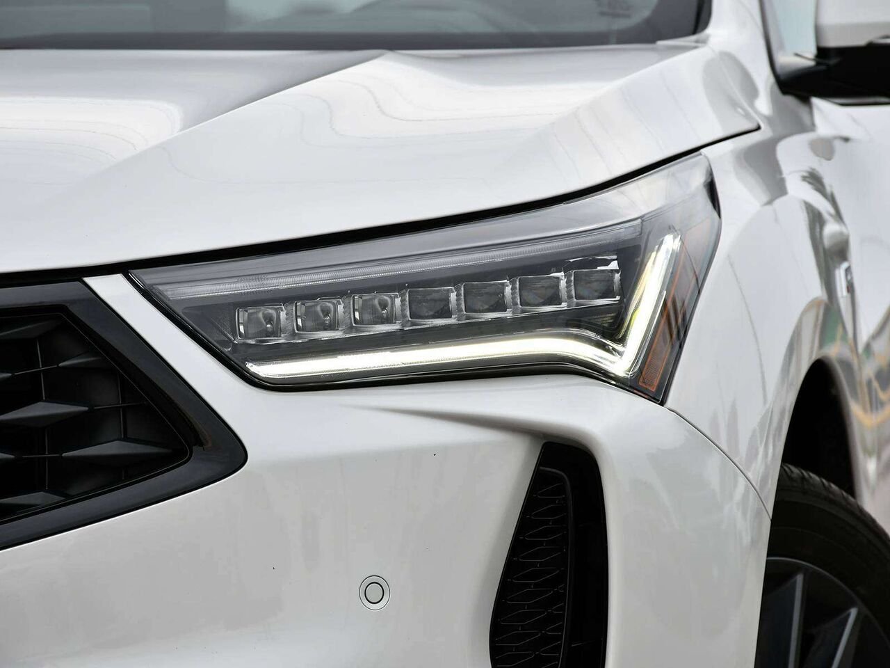 2024 Acura RDX Platinum Elite A-spec - Acura Certified White Etobicoke - photo #3