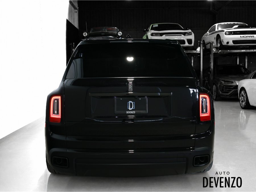 Rolls-Royce Cullinan Black Badge Sport Utility 2023 Noir