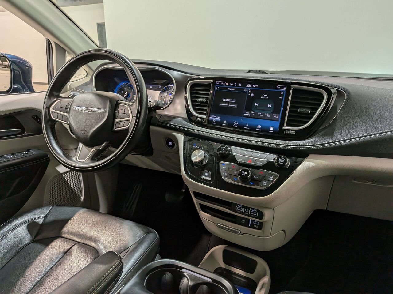 Chrysler Pacifica 2022 Bleu Val-David - photo #21