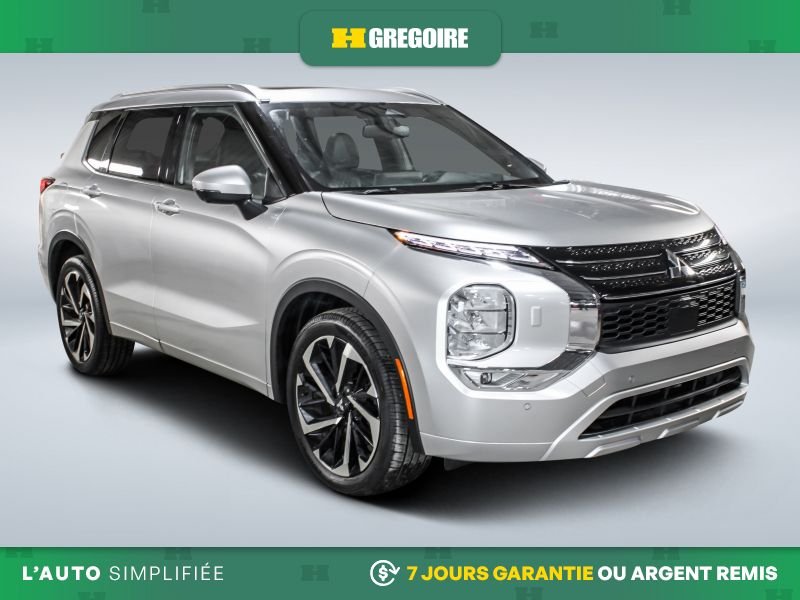 2023 Mitsubishi Outlander Silver Laval - photo #0