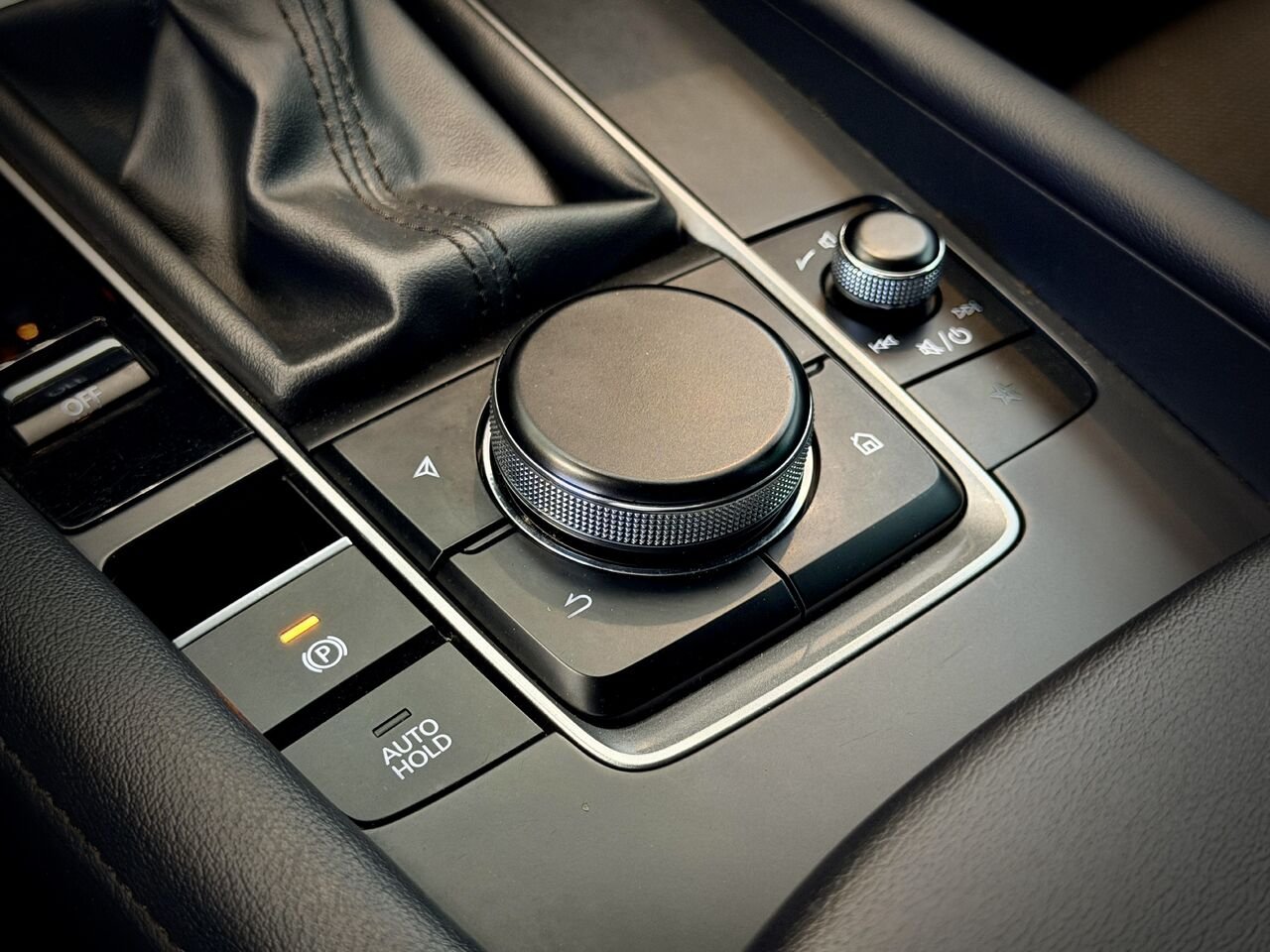 2022 Mazda Mazda3 Sport White Notre-Dame-des-Prairies - photo #30