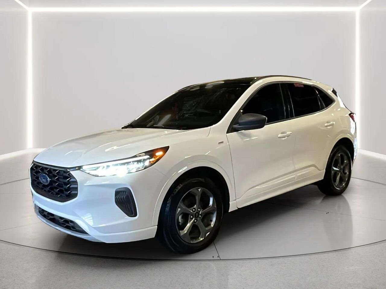 Ford Escape 2023 Blanc Gatineau - photo #0