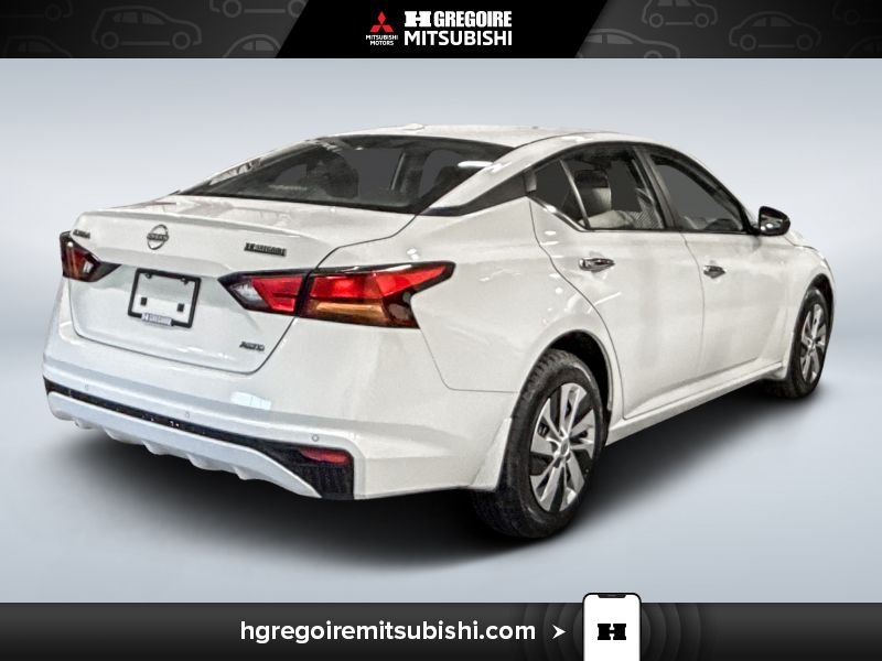 2024 Nissan Altima White Laval - photo #8