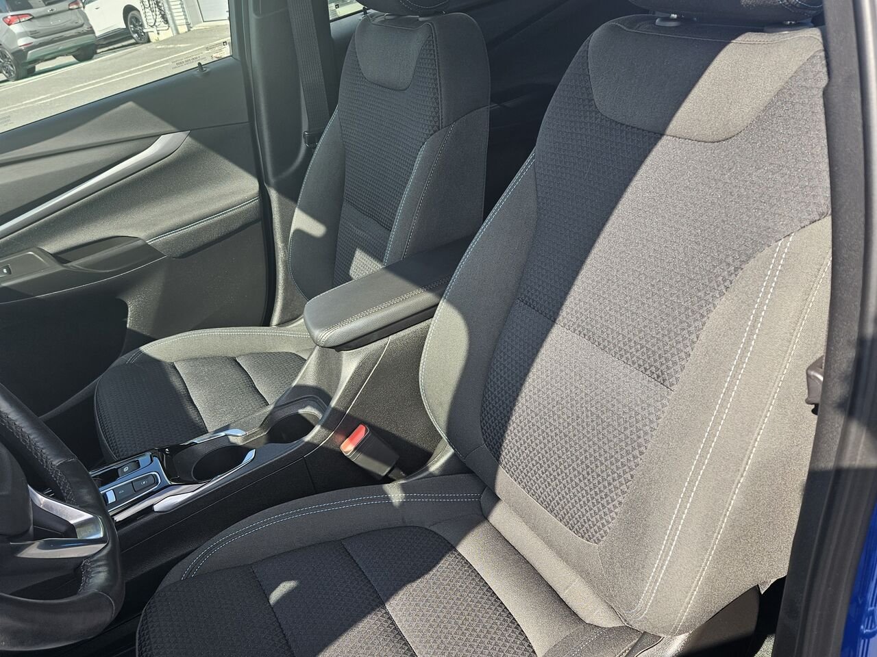 2023 Chevrolet Bolt EUV Traction avant 4 portes LT Blue Thetford Mines - photo #13