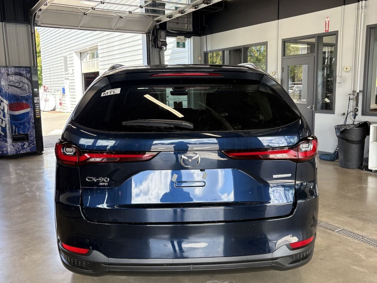 MAZDA CX-90 hybride rechargeable GS-L TI 2026 Bleu cristal foncé mica Châteauguay - photo #4