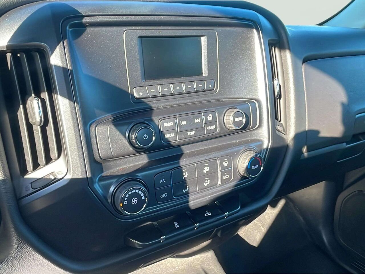 GMC SIERRA 1500 Cabine double 4RM 143,5 po 2017 Argent Gatineau - photo #10