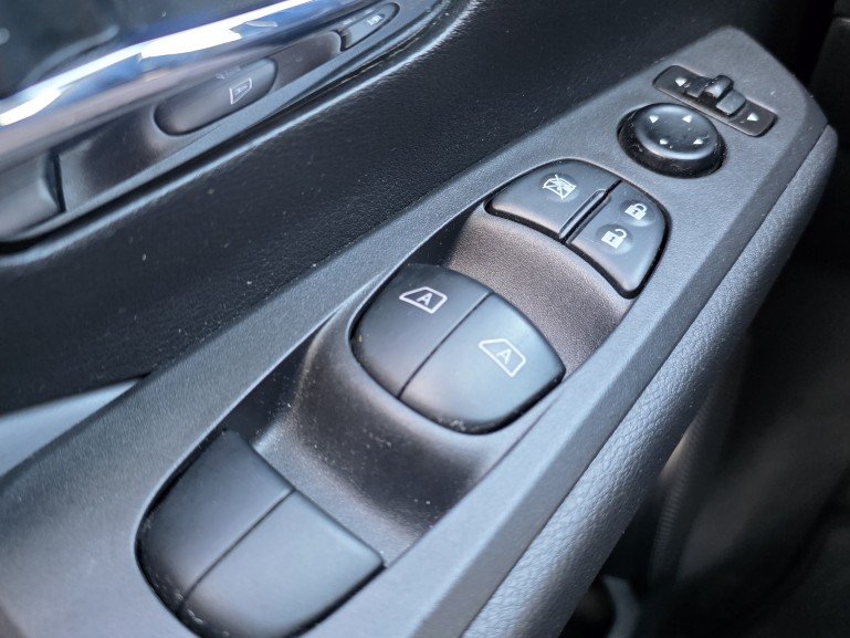 Nissan Kicks SR 2021 Gris Mont-Laurier - photo #21
