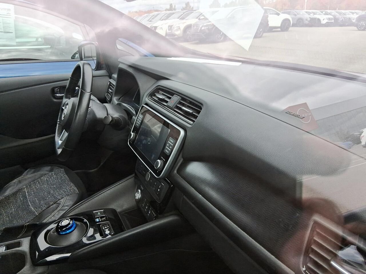 2023 Nissan LEAF SV PLUS Red Québec - photo #2