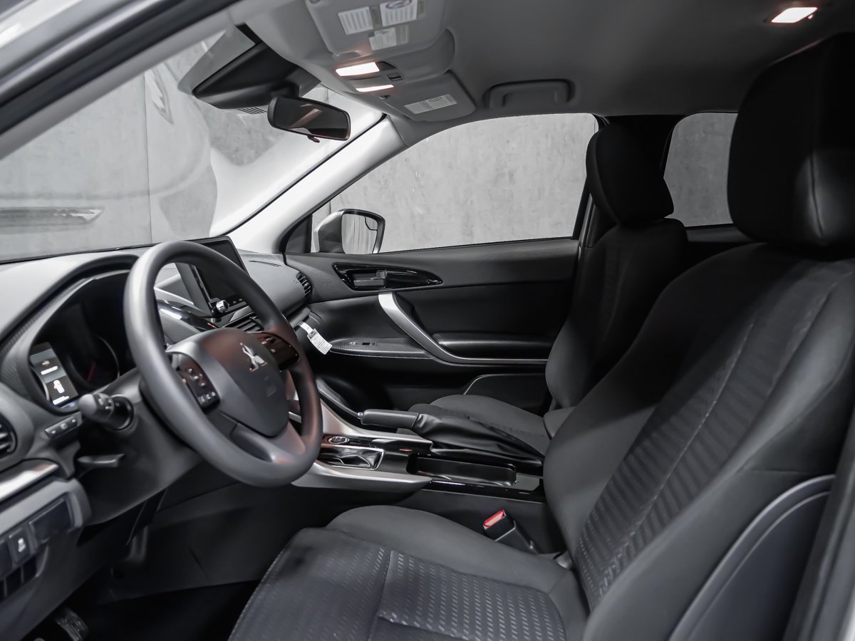 Mitsubishi Eclipse Cross ES 2026 Gris titane métallisé Montréal - photo #19