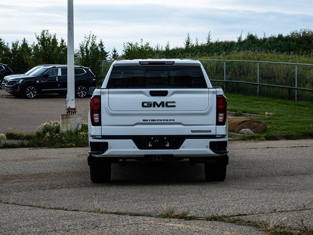 2023 GMC Sierra 1500 4WD Crew Cab 147 Elevation White Sherwood Park - photo #11