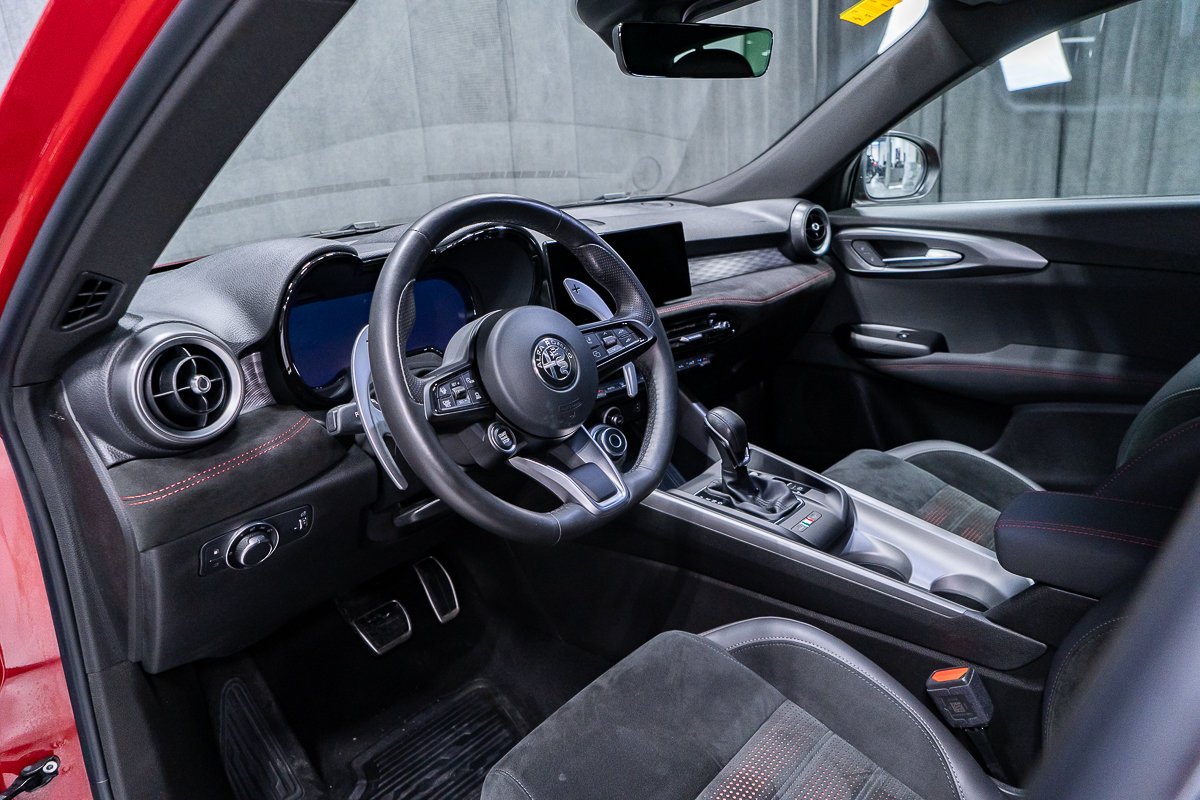 2024 Alfa Romeo Tonale VELOCE PHEV TOIT OUVRANT ACTIVE ASSIST Red Montreal - photo #6