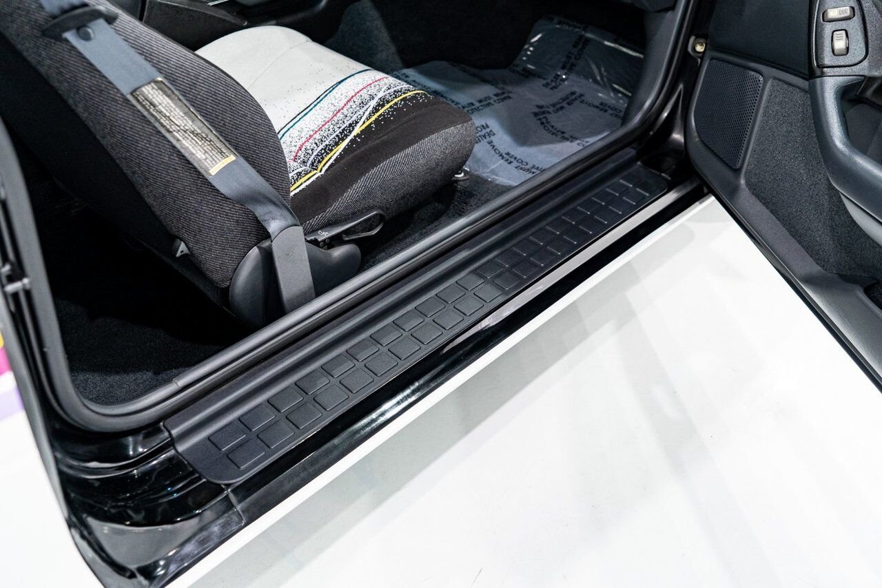 Chevrolet CAMARO Z28 PRIX EN USD | Pace Car with only 957km (595mi) with original window sticker 1993 Noir Montréal - photo #68