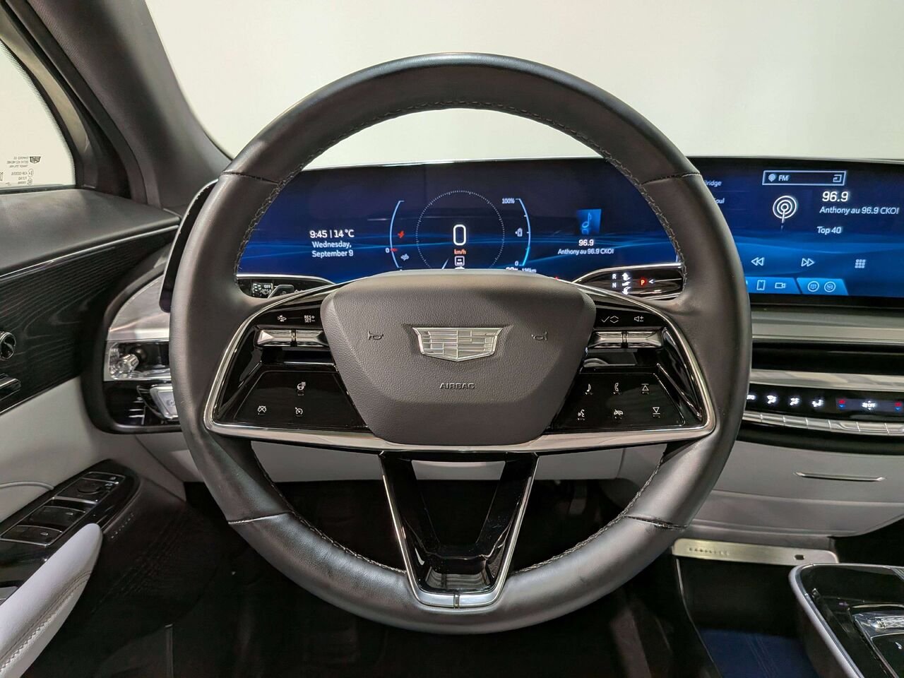 2024 Cadillac LYRIQ 4dr Sport w/1SF Red Val-David - photo #14