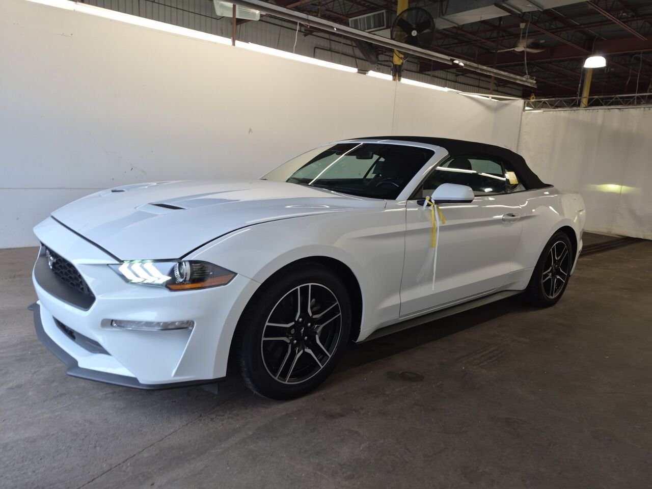 Ford Mustang CONVERTIBLE MUSTANG ECOBOOST CONVERTIBLE 2022 Blanc Châteauguay - photo #0